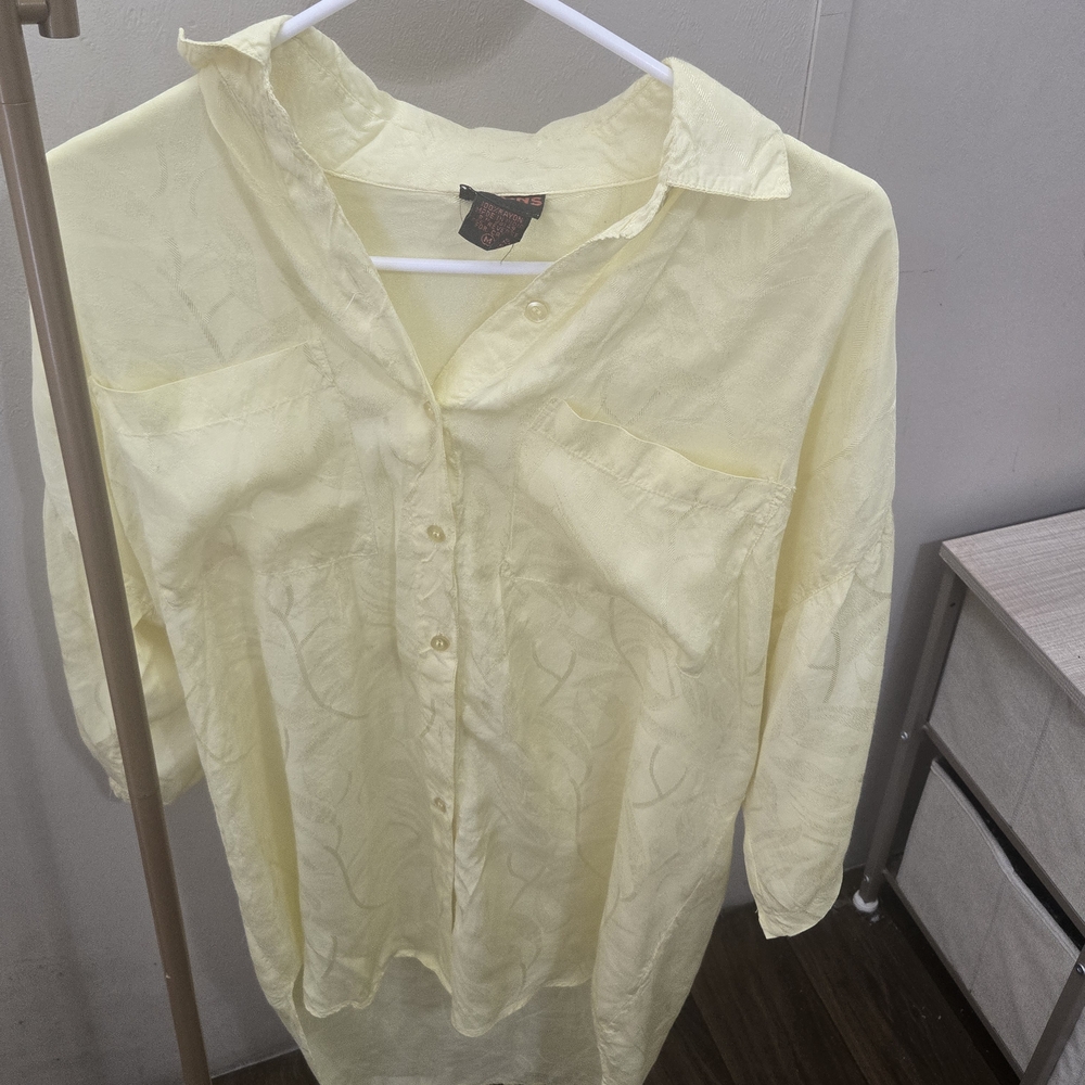 Light Yellow Button-Front Women’s Shirt - Casual Collared Top